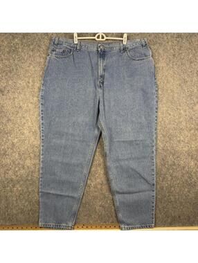 Levi’s 550 Women’s Relaxed Fit Tapered Leg Light Wash Blue Jeans Size 24S 29”